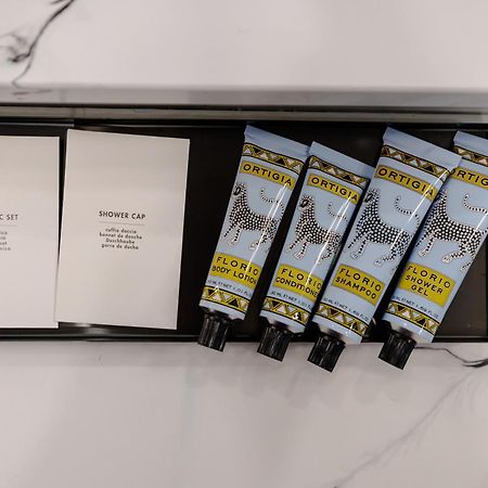 Hotel Trundle Columbia Bagian luar foto